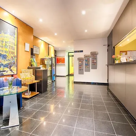 Plaza & Living Frankfurt Hotell