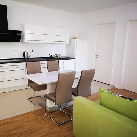 Near Fair And In Few Min, With Garden Appartement Frankfurt am Main