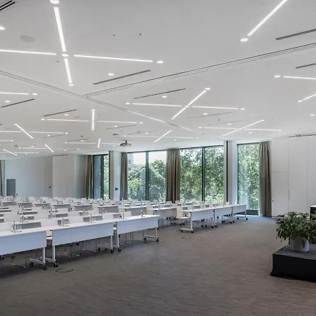 Отель Melia Frankfurt Франкфурт-на-Майне