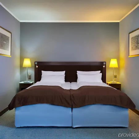 Hotell Savigny Frankfurt 4*