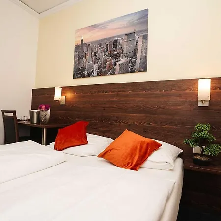 Little Paris Hotel Frankfurt am Main