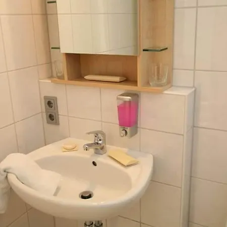 Отель Am Kurfuerstenplatz - Messe