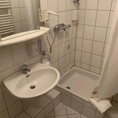 Am Kurfuerstenplatz - Messe Отель