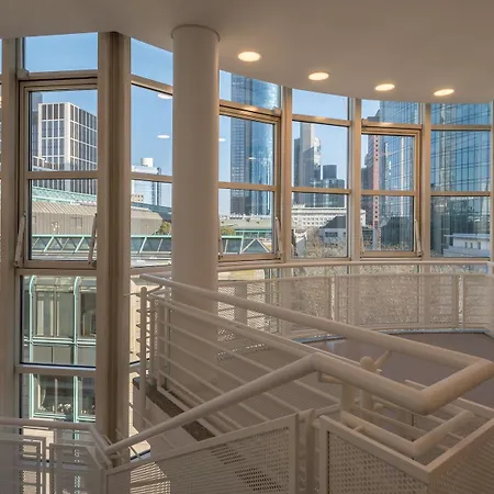 Hilton Garden Frankfurt Centre Отель