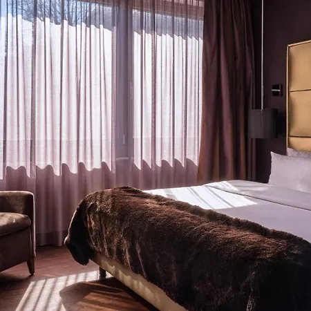 Roomers Frankfurt, Autograph Collection Hotel 5*