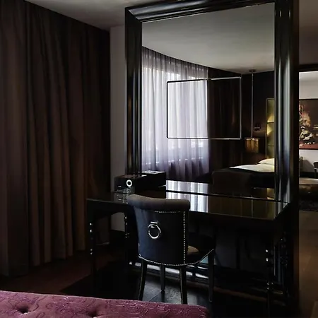 Roomers Frankfurt, Autograph Collection Hotel 5*