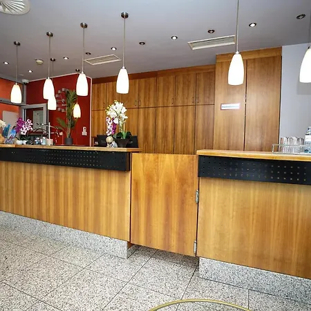 Miramar Am Römer Hotel 3*