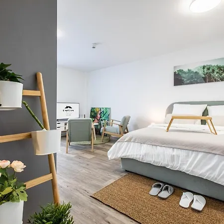 Apartment Modern Studio Good Located Balcony King Bed Frankfurt am Main