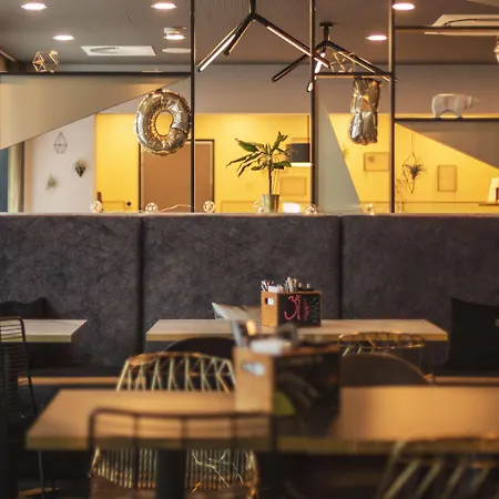 - The Niu, Coin Frankfurt Ostend By Ihg Hotel