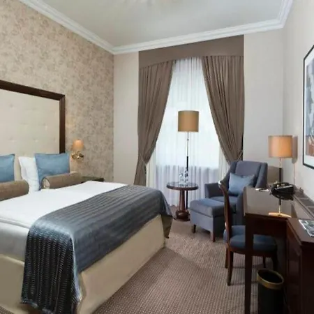 Flemings Frankfurt Main-riverside Otel 4*