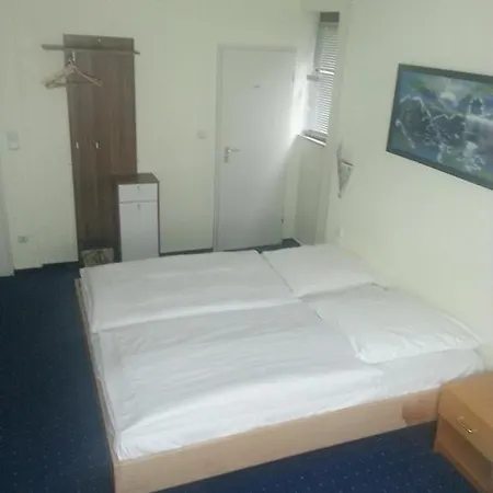 בית הארחה Hotelgarni Frankfurt