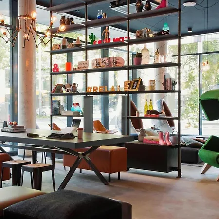 Moxy Frankfurt East מלון פרנקפורט