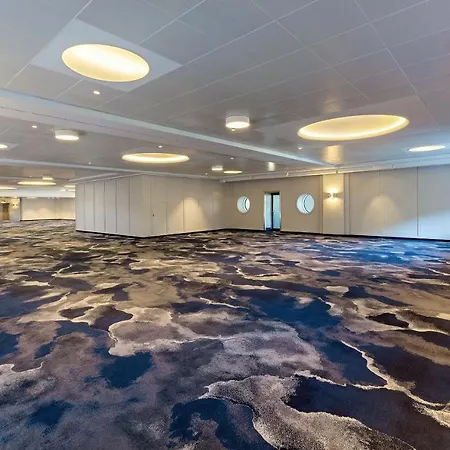 מלון Sheraton Frankfurt Airport & Conference Center 4*
