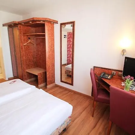Miramar Am Römer Hotel 3*