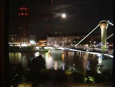 Hotell Frankfurt 3*