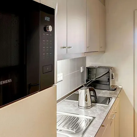 Adagio Frankfurt Messe Apart-hotel 4*