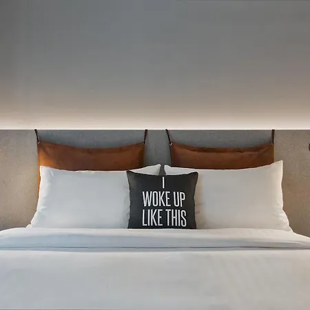 Отель Moxy Frankfurt Center Франкфурт-на-Майне