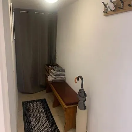 Lejlighed Souterrain Whg Im Einfamilienhaus -zentral In Frankfurt