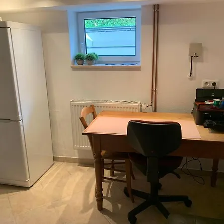 Lejlighed Souterrain Whg Im Einfamilienhaus -zentral In Frankfurt *
