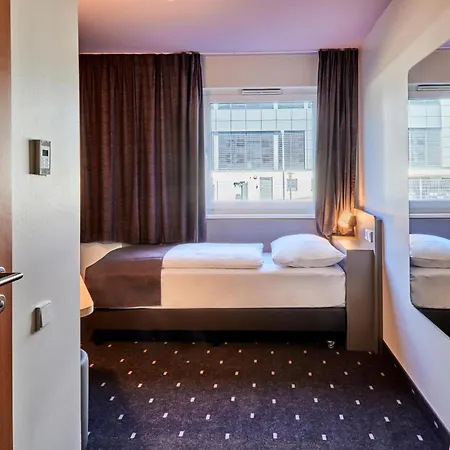 Frankfurt-niederrad 3*