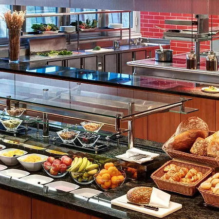 Hilton Garden Frankfurt Airport Hotel 4*
