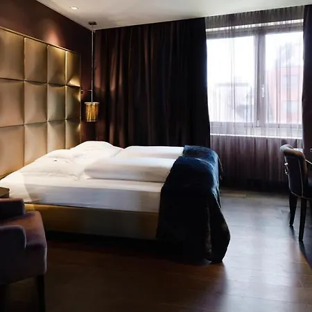 Hotel Roomers Frankfurt, Autograph Collection 5*