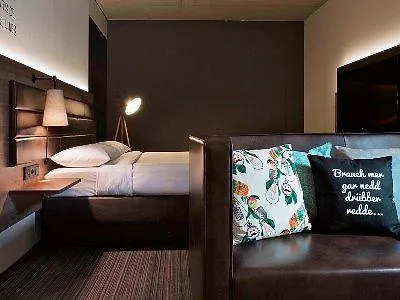 Moxy Frankfurt East 3*