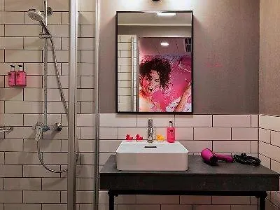 Moxy Frankfurt East מלון 3*