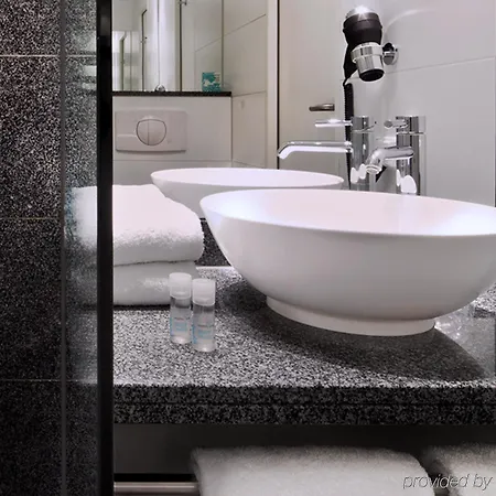 One Frankfurt Messe Hotel 3*