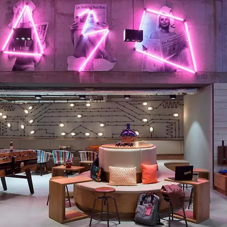 Отель Moxy Frankfurt Center