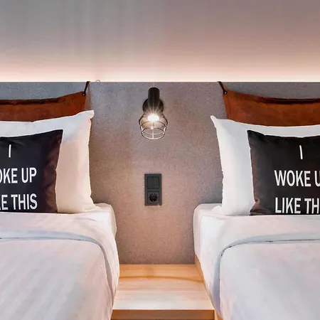 Moxy Frankfurt Center Отель Франкфурт-на-Майне