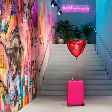 Отель Moxy Frankfurt Center Франкфурт-на-Майне