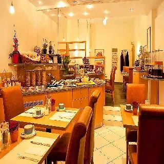 Hotel Plaza 3*