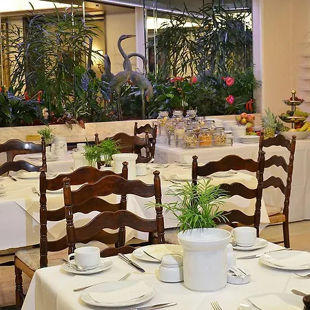 Palmenhof Отель Франкфурт-на-Майне