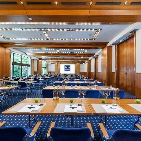 Dorint Main Taunus Zentrum Frankfurt Отель 4*