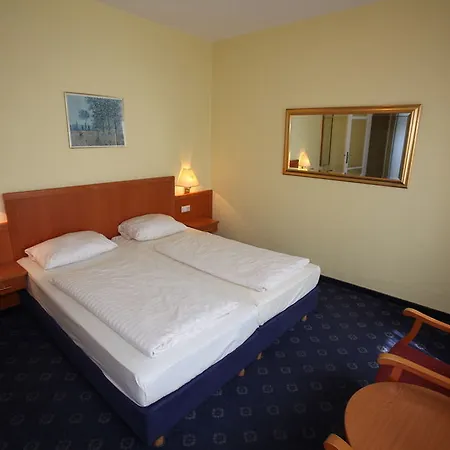Continental Frankfurt Отель 3*