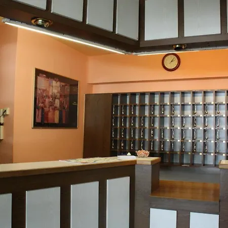 Diplomat Hotell 2*