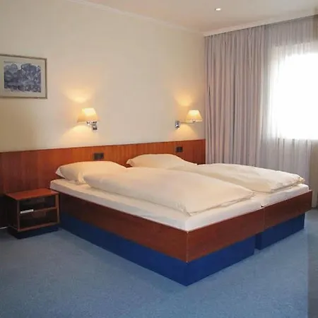 Hotell Klein Frankfurt 3*