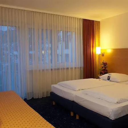 Plaza Hotel Frankfurt nad Mohanem