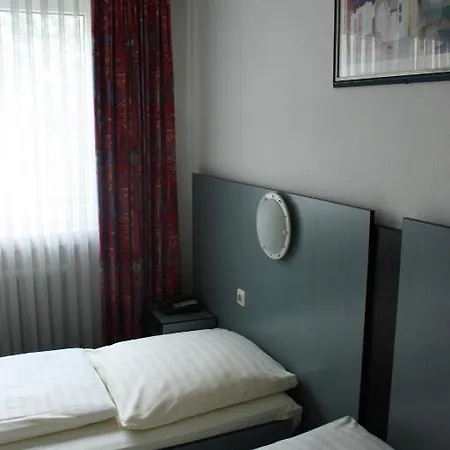 Diplomat Hotell 2*