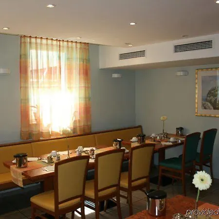 Miramar Am Römer Hotel