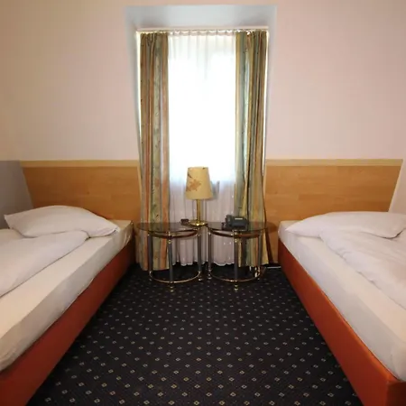 Carlton Hotel 3*