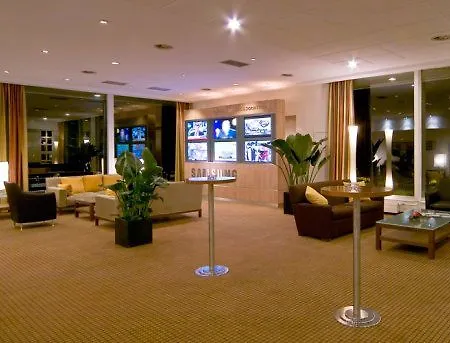 Отель Dorint Main Taunus Zentrum Frankfurt 4*