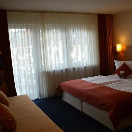 Hotel Plaza Frankfurt nad Mohanem