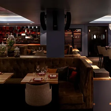 Hotel Roomers Frankfurt, Autograph Collection 5*