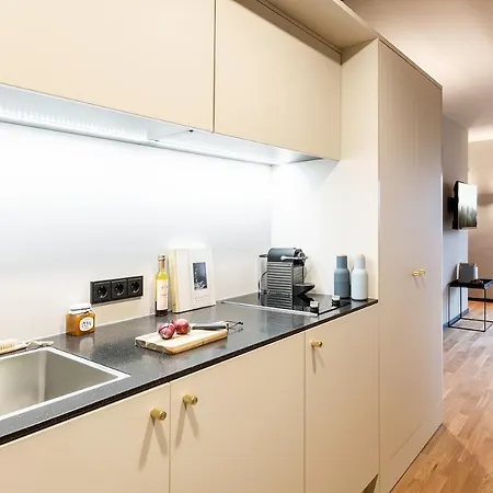Ipartment Frankfurt Airport Hotel 4*