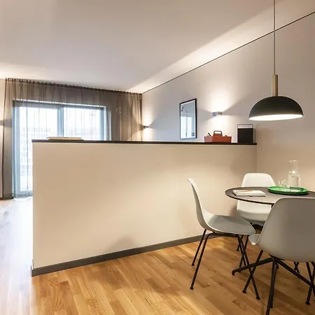 Ipartment Frankfurt Airport Hotel 4*