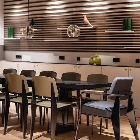 Hotel Ipartment Frankfurt Airport 4*