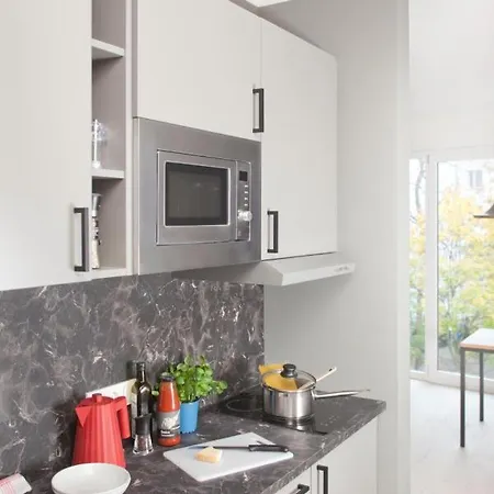 Brera Serviced Frankfurt West Апарт-отель