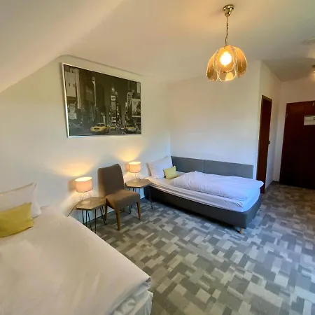 Hotel Attaché